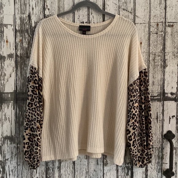 Cream waffle knit with cheetah sleeves top - Picture 2 of 5